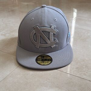 59Fifty New Era | UNC North Carolina Tarheels Flat Billed Baseball Hat 7 1/8 NEW